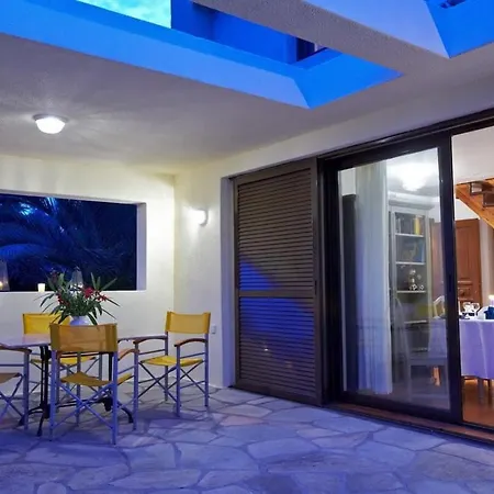 Луксозна вила Erato - Your Dream Getaway In Sani Seaside