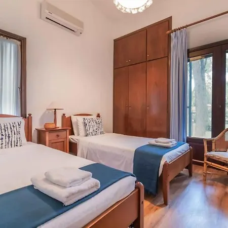 Луксозна вила Erato - Your Dream Getaway In Sani Seaside Сани Бийч